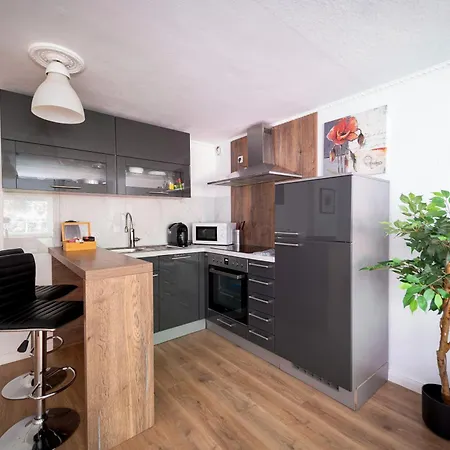 Apartment Stilvolle Mit Kamin - Schlossblick Und Grosser Terrasse 2-4 50-140qm - Nahe A1 Und Schloss Burg - Koeln