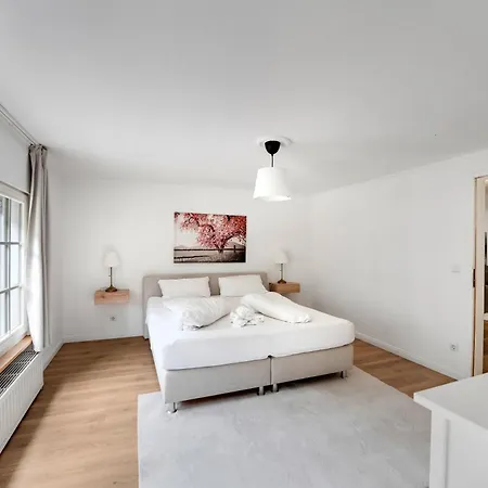 Stilvolle Mit Kamin - Schlossblick Und Grosser Terrasse 2-4 50-140qm - Nahe A1 Und Schloss Burg - Koeln