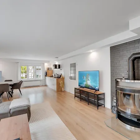 Апартаменты Stilvolle Mit Kamin - Schlossblick Und Grosser Terrasse 2-4 50-140qm - Nahe A1 Und Schloss Burg - Koeln Золинген