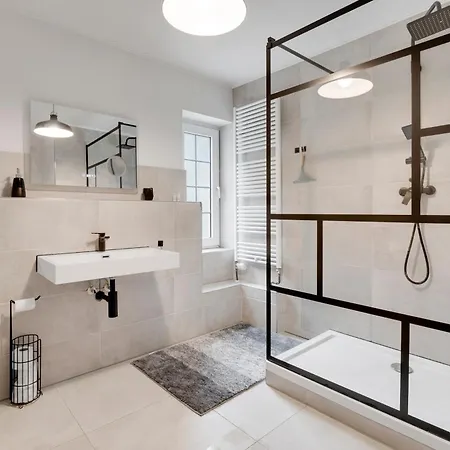 Stilvolle Mit Kamin - Schlossblick Und Grosser Terrasse 2-4 50-140qm - Nahe A1 Und Schloss Burg - Koeln *