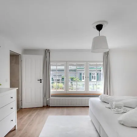 Stilvolle Mit Kamin - Schlossblick Und Grosser Terrasse 2-4 50-140qm - Nahe A1 Und Schloss Burg - Koeln 公寓