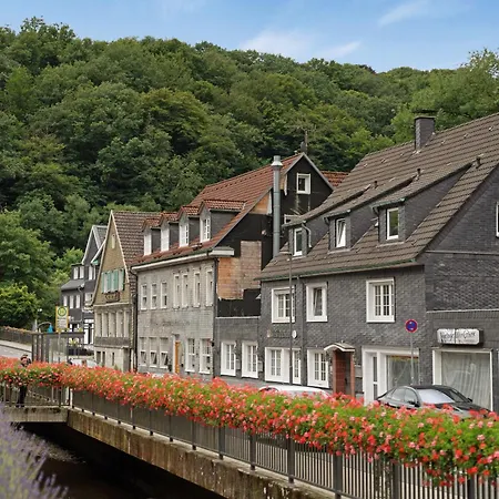 Stilvolle Mit Kamin - Schlossblick Und Grosser Terrasse 2-4 50-140qm - Nahe A1 Und Schloss Burg - Koeln Золинген