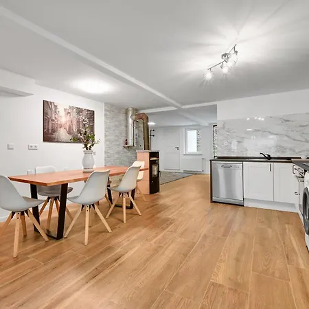 Stilvolle Mit Kamin - Schlossblick Und Grosser Terrasse 2-4 50-140qm - Nahe A1 Und Schloss Burg - Koeln * Золинген