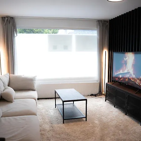 Stilvolle Mit Kamin - Schlossblick Und Grosser Terrasse 2-4 50-140qm - Nahe A1 Und Schloss Burg - Koeln 索林根