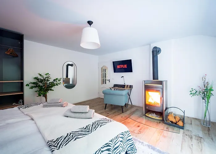 Stilvolle Mit Kamin - Schlossblick Und Grosser Terrasse 2-4 50-140qm - Nahe A1 Und Schloss Burg - Koeln Lejlighed *