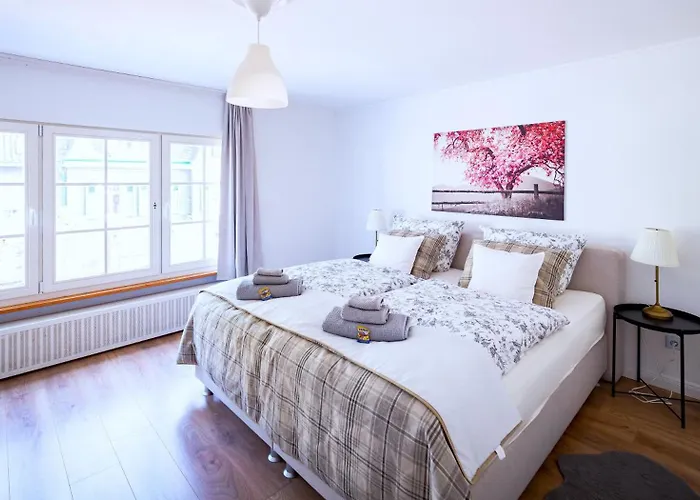 Stilvolle Mit Kamin - Schlossblick Und Grosser Terrasse 2-4 50-140qm - Nahe A1 Und Schloss Burg - Koeln *