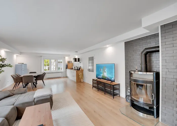 Διαμέρισμα Stilvolle Mit Kamin - Schlossblick Und Grosser Terrasse 2-4 50-140qm - Nahe A1 Und Schloss Burg - Koeln Σόλινγκεν