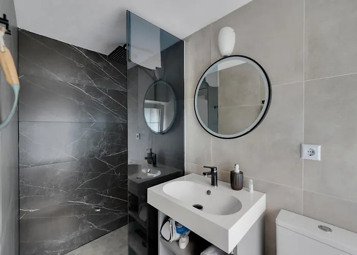 Lejlighed Stilvolle Mit Kamin - Schlossblick Und Grosser Terrasse 2-4 50-140qm - Nahe A1 Und Schloss Burg - Koeln *