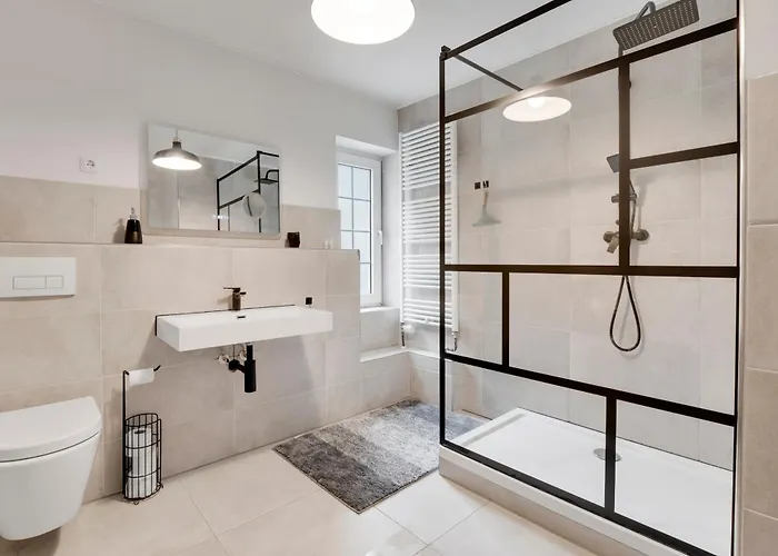 Stilvolle Mit Kamin - Schlossblick Und Grosser Terrasse 2-4 50-140qm - Nahe A1 Und Schloss Burg - Koeln *