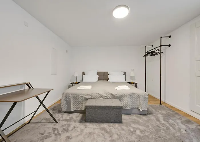 Stilvolle Mit Kamin - Schlossblick Und Grosser Terrasse 2-4 50-140qm - Nahe A1 Und Schloss Burg - Koeln Lejlighed