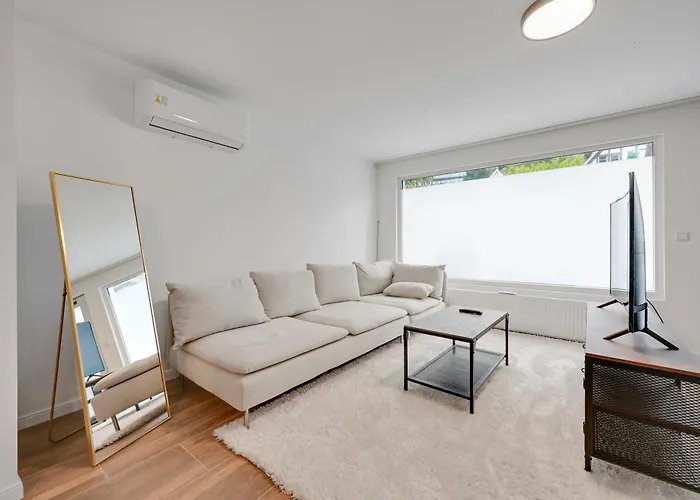 Stilvolle Mit Kamin - Schlossblick Und Grosser Terrasse 2-4 50-140qm - Nahe A1 Und Schloss Burg - Koeln