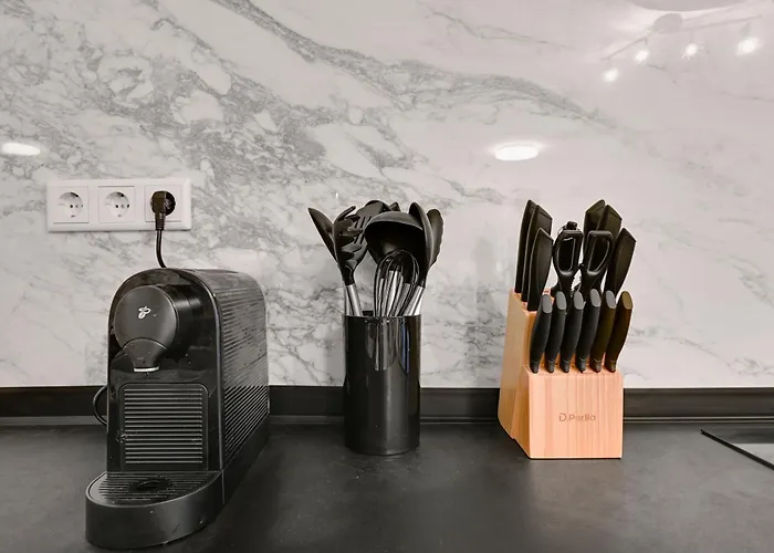 Stilvolle Mit Kamin - Schlossblick Und Grosser Terrasse 2-4 50-140qm - Nahe A1 Und Schloss Burg - Koeln *