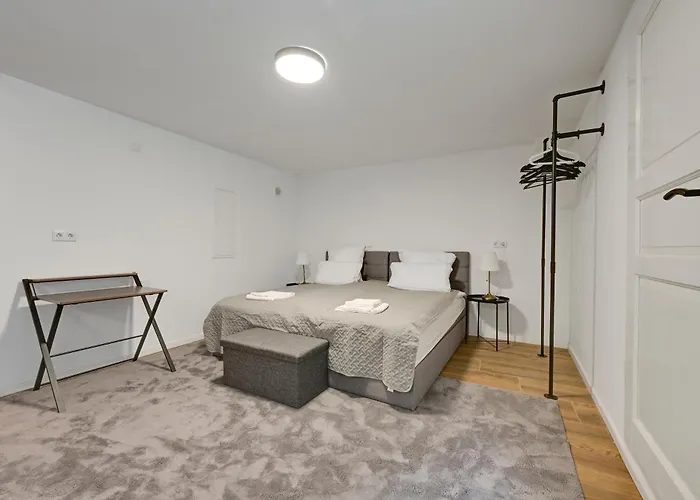 Appartement Stilvolle Mit Kamin - Schlossblick Und Grosser Terrasse 2-4 50-140qm - Nahe A1 Und Schloss Burg - Koeln Solingen