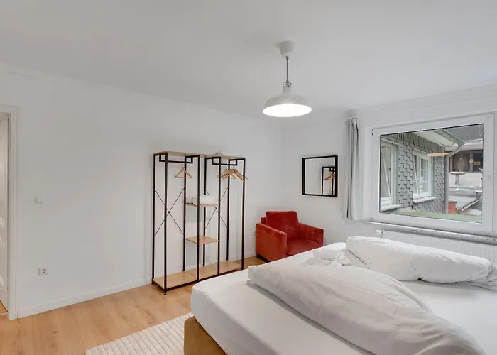 Appartement Stilvolle Mit Kamin - Schlossblick Und Grosser Terrasse 2-4 50-140qm - Nahe A1 Und Schloss Burg - Koeln