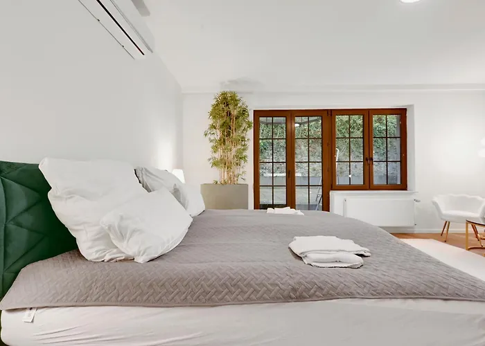 Stilvolle Mit Kamin - Schlossblick Und Grosser Terrasse 2-4 50-140qm - Nahe A1 Und Schloss Burg - Koeln Lejlighed