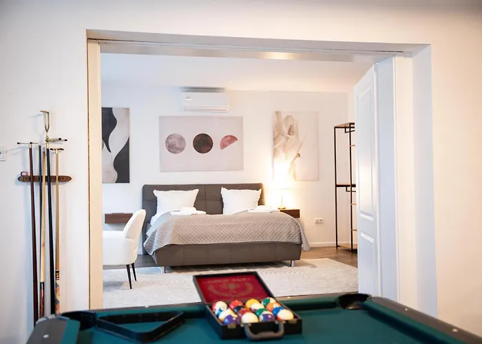 Stilvolle Mit Kamin - Schlossblick Und Grosser Terrasse 2-4 50-140qm - Nahe A1 Und Schloss Burg - Koeln *