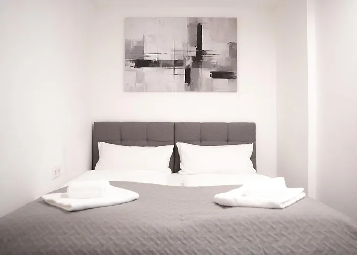 Stilvolle Mit Kamin - Schlossblick Und Grosser Terrasse 2-4 50-140qm - Nahe A1 Und Schloss Burg - Koeln Apartament *