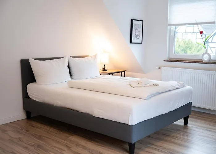 Stilvolle Mit Kamin - Schlossblick Und Grosser Terrasse 2-4 50-140qm - Nahe A1 Und Schloss Burg - Koeln