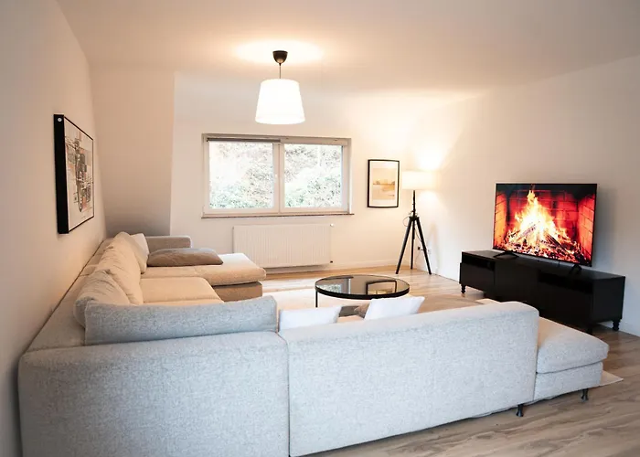 Stilvolle Mit Kamin - Schlossblick Und Grosser Terrasse 2-4 50-140qm - Nahe A1 Und Schloss Burg - Koeln *