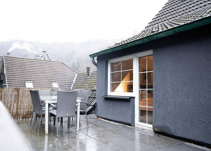 Stilvolle Mit Kamin - Schlossblick Und Grosser Terrasse 2-4 50-140qm - Nahe A1 Und Schloss Burg - Koeln 索林根